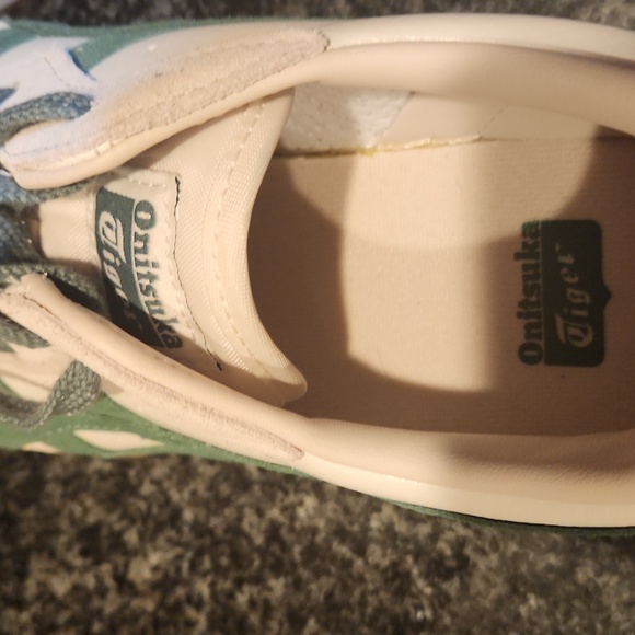Men Onitsuka Tiger Shoes. Japan Purchased. - Picture 6 of 6